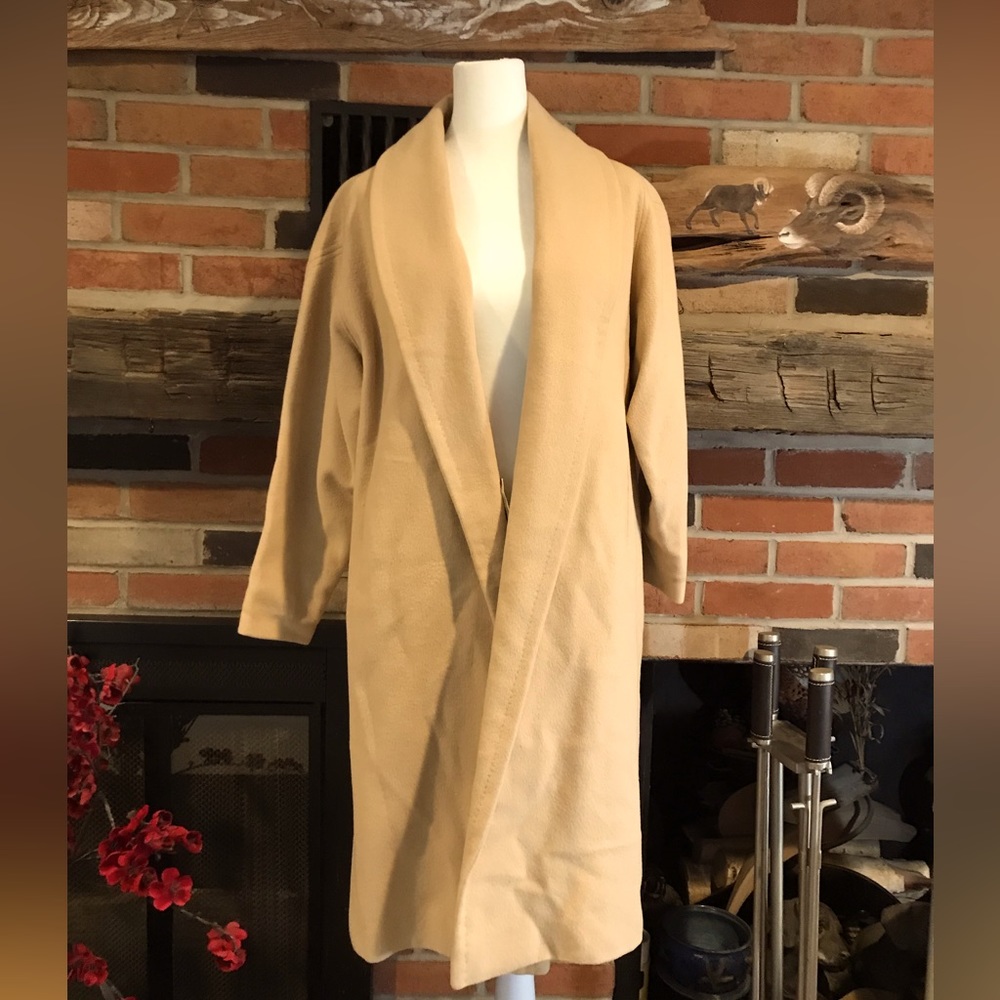 Vintage Karachan 💯 Cashmere 🧥 Camel Colored Coat Size M 🧥